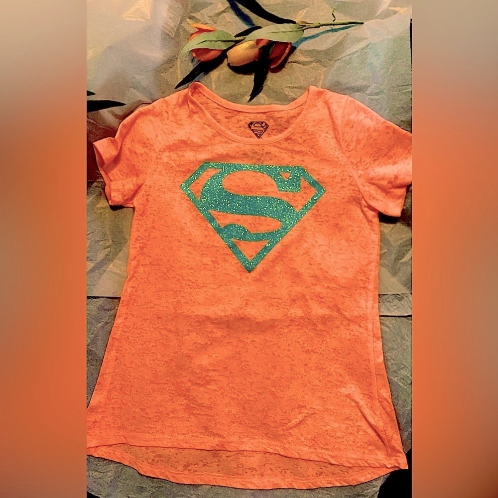 New DC Comics SuperMan/Super girl Tee girls sz large(10/12)